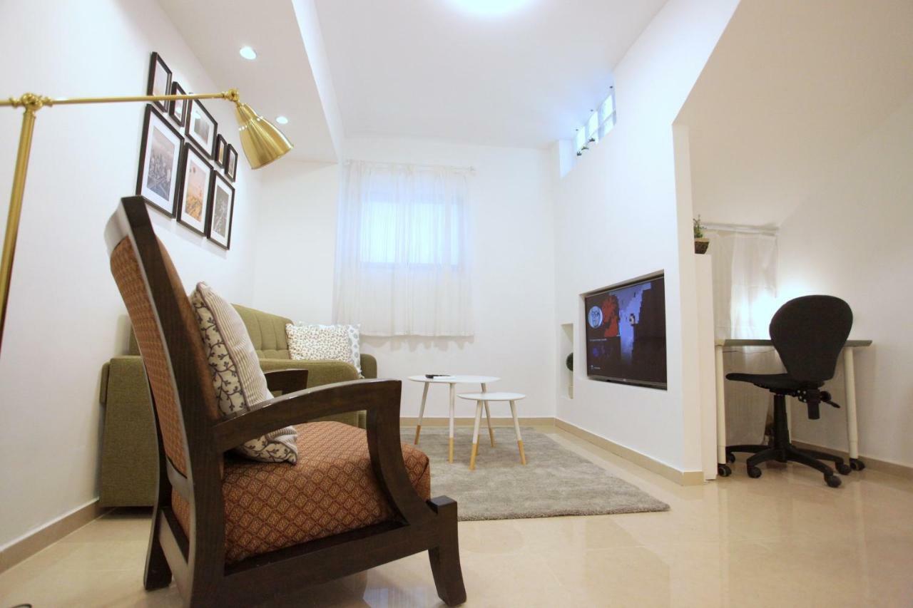 Modern Home In The Heart Of Nachlaot Gerusalemme Esterno foto