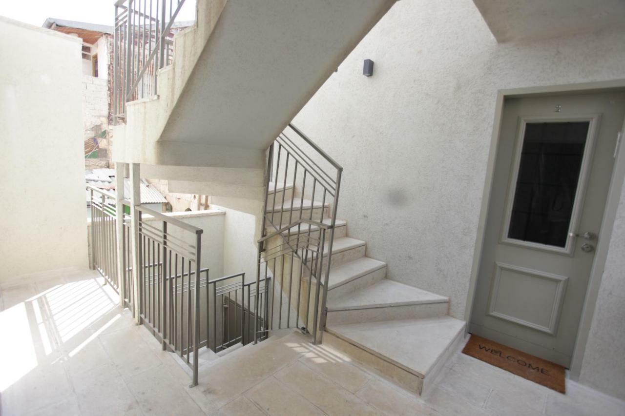 Modern Home In The Heart Of Nachlaot Gerusalemme Esterno foto